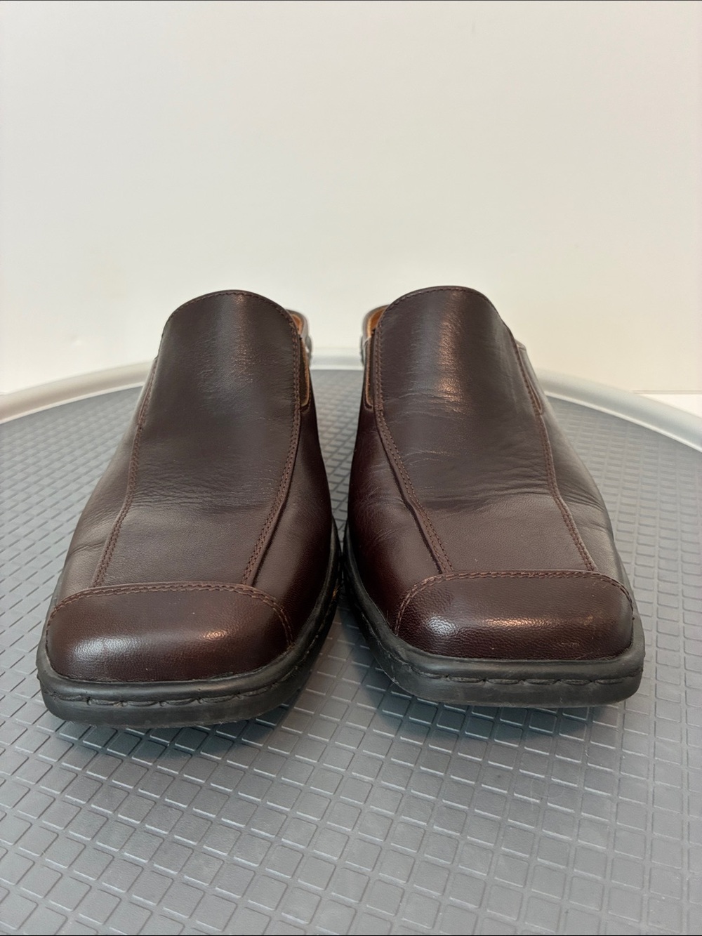 SEIBEL JOSEF Women's Brown Leather Slip-On Slippers - Classic Comfort
